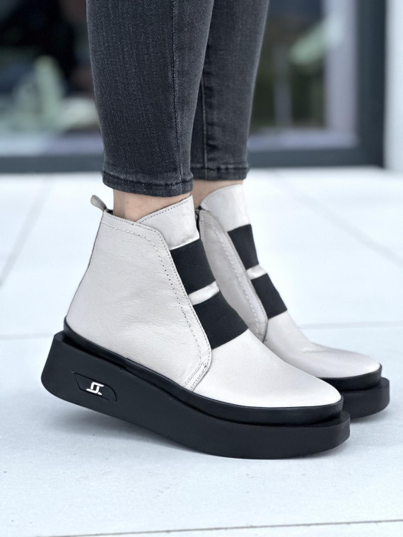 Beżowe botki damskie skórzane