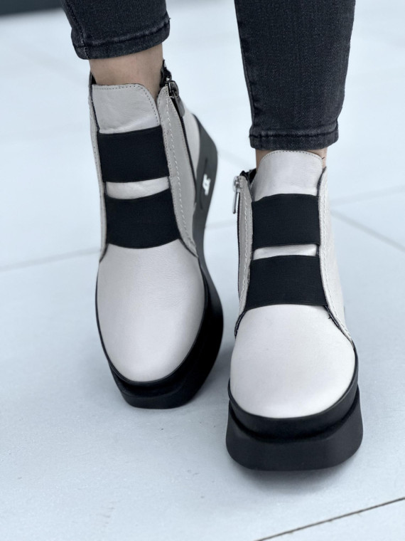 Beżowe botki damskie skórzane