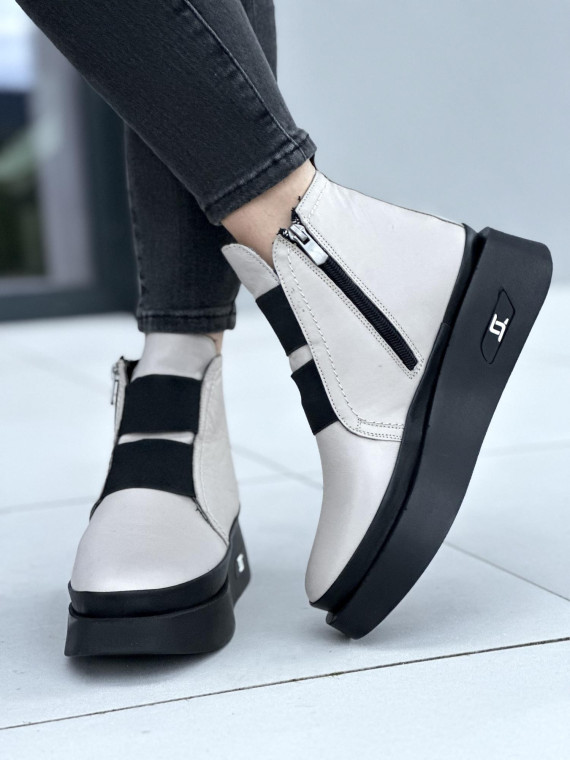 Beżowe botki damskie skórzane