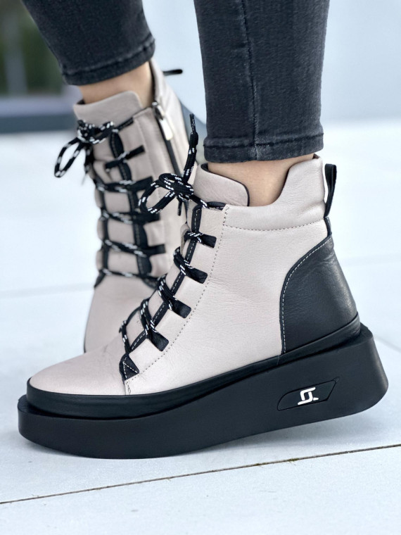 Beżowe botki damskie skórzane