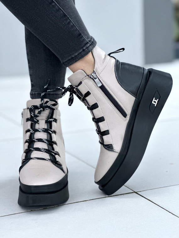 Beżowe botki damskie skórzane