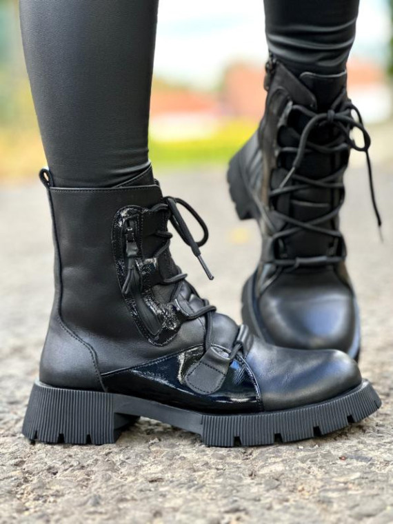 Czarne trapery damskie skórzane