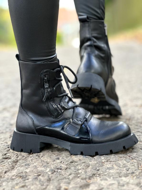 Czarne trapery damskie skórzane