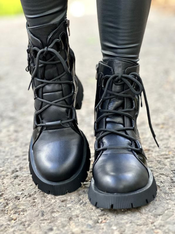 Czarne trapery damskie skórzane