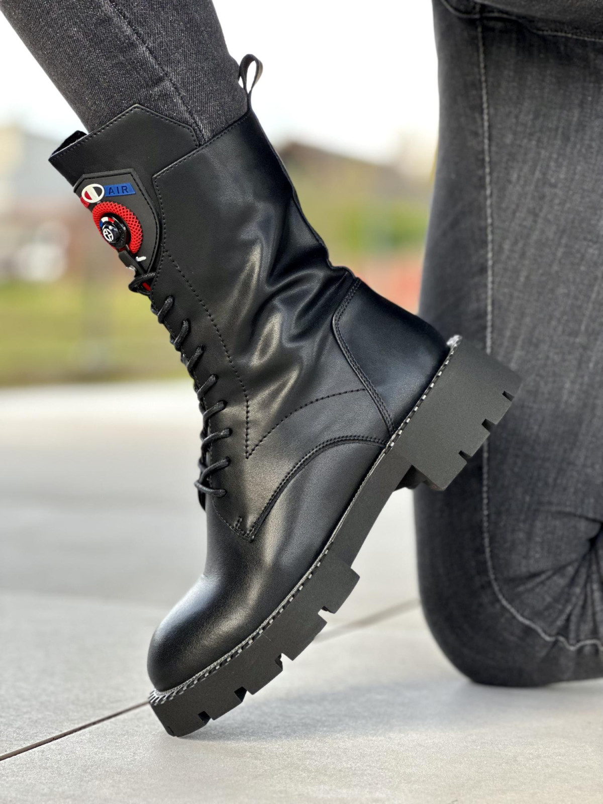 Czarne trapery damskie skórzane