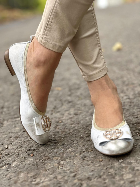 Złote baleriny damskie skórzane