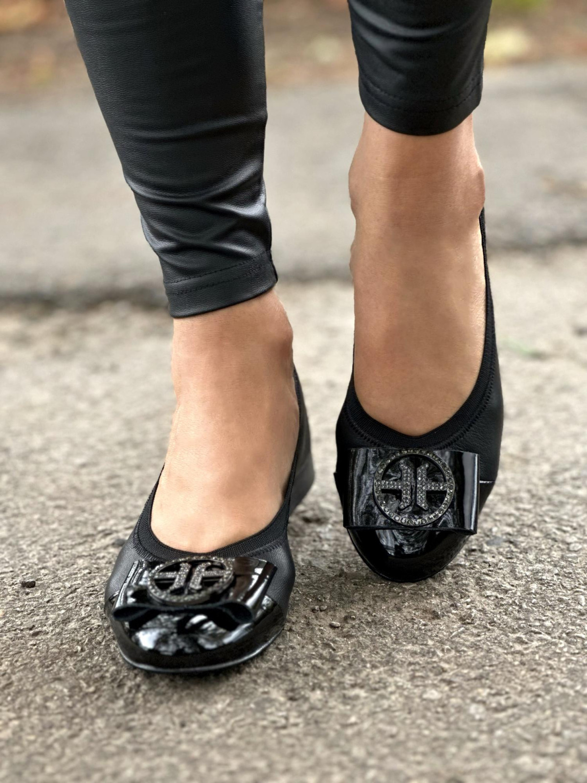 Czarne baleriny damskie skórzane