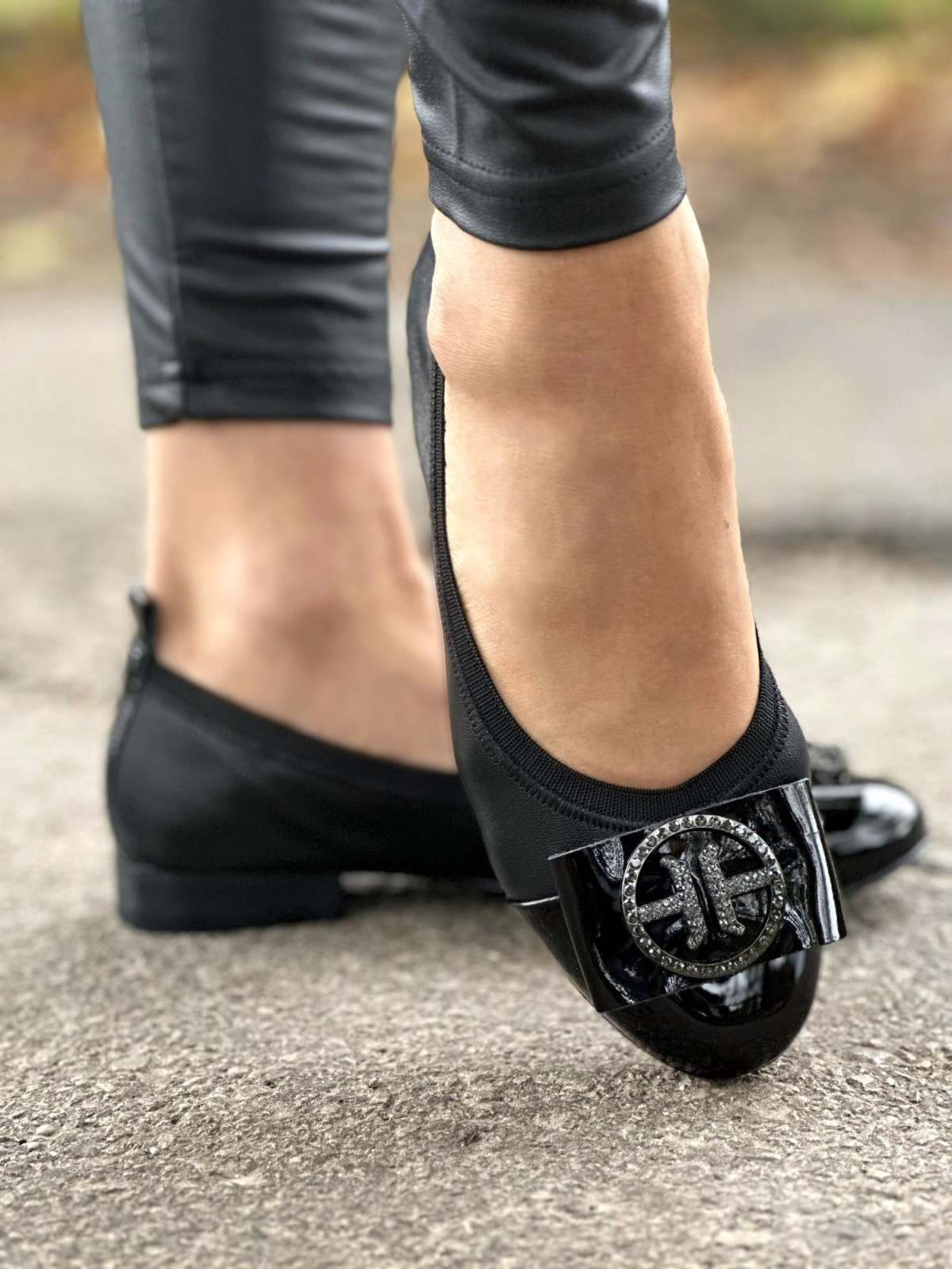 Czarne baleriny damskie skórzane