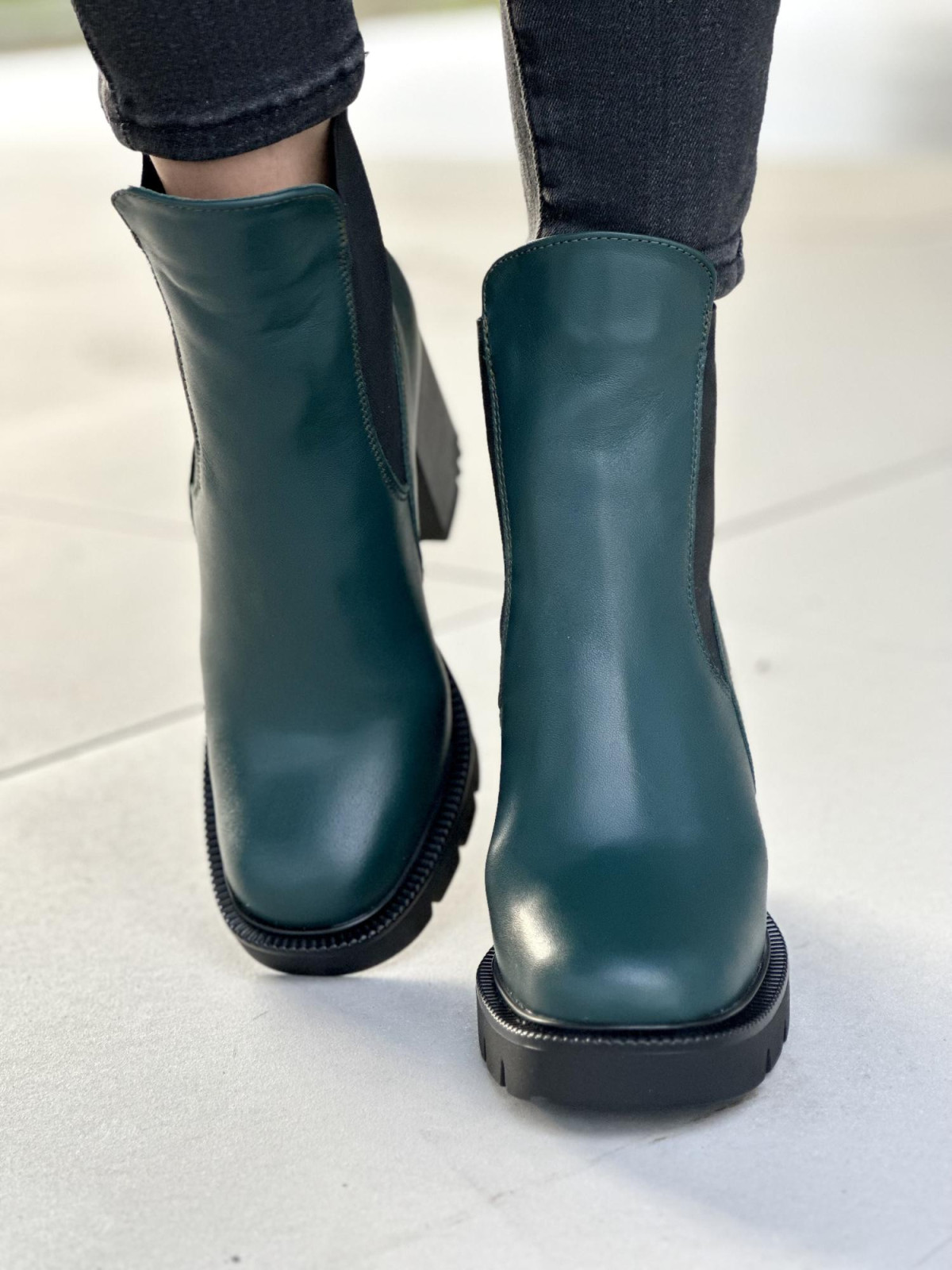 Zielone botki damskie skórzane