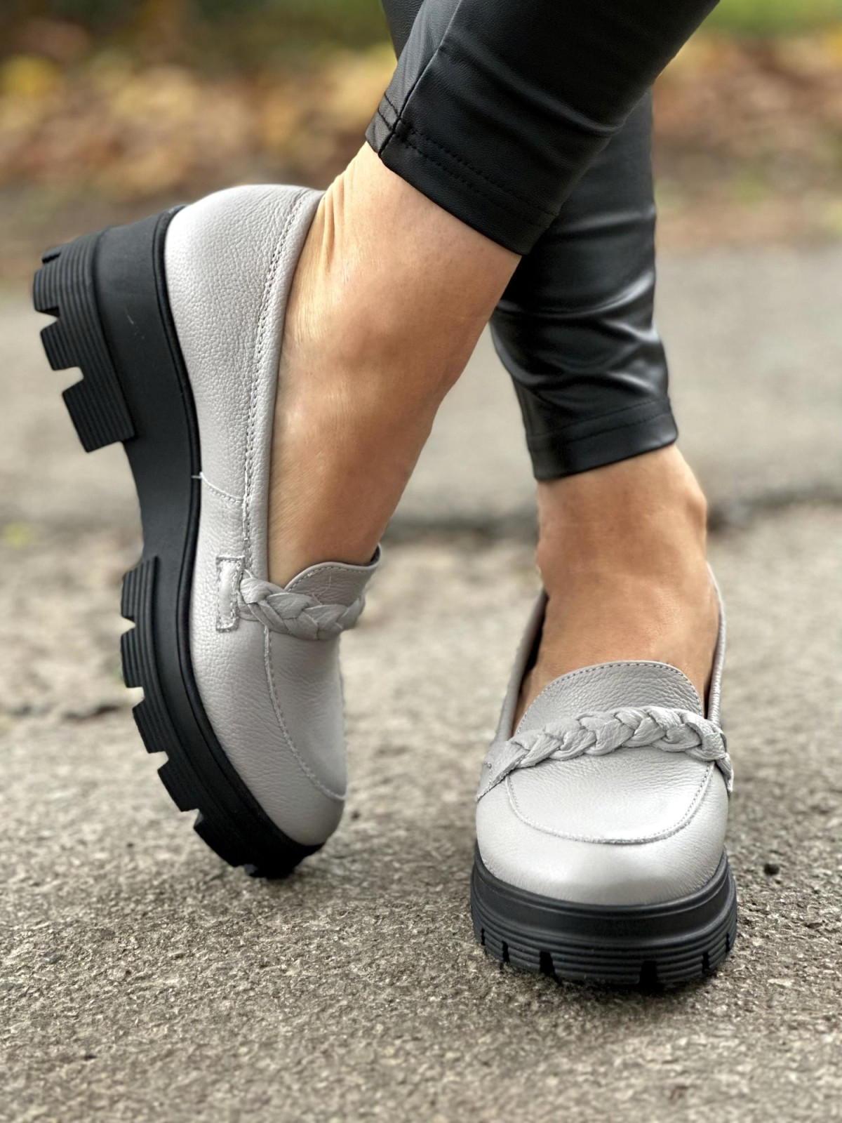 Szare mokasyny damskie skórzane