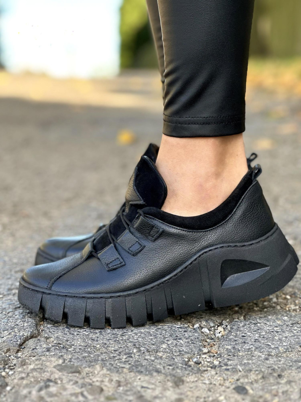 Czarne trampki damskie skórzane