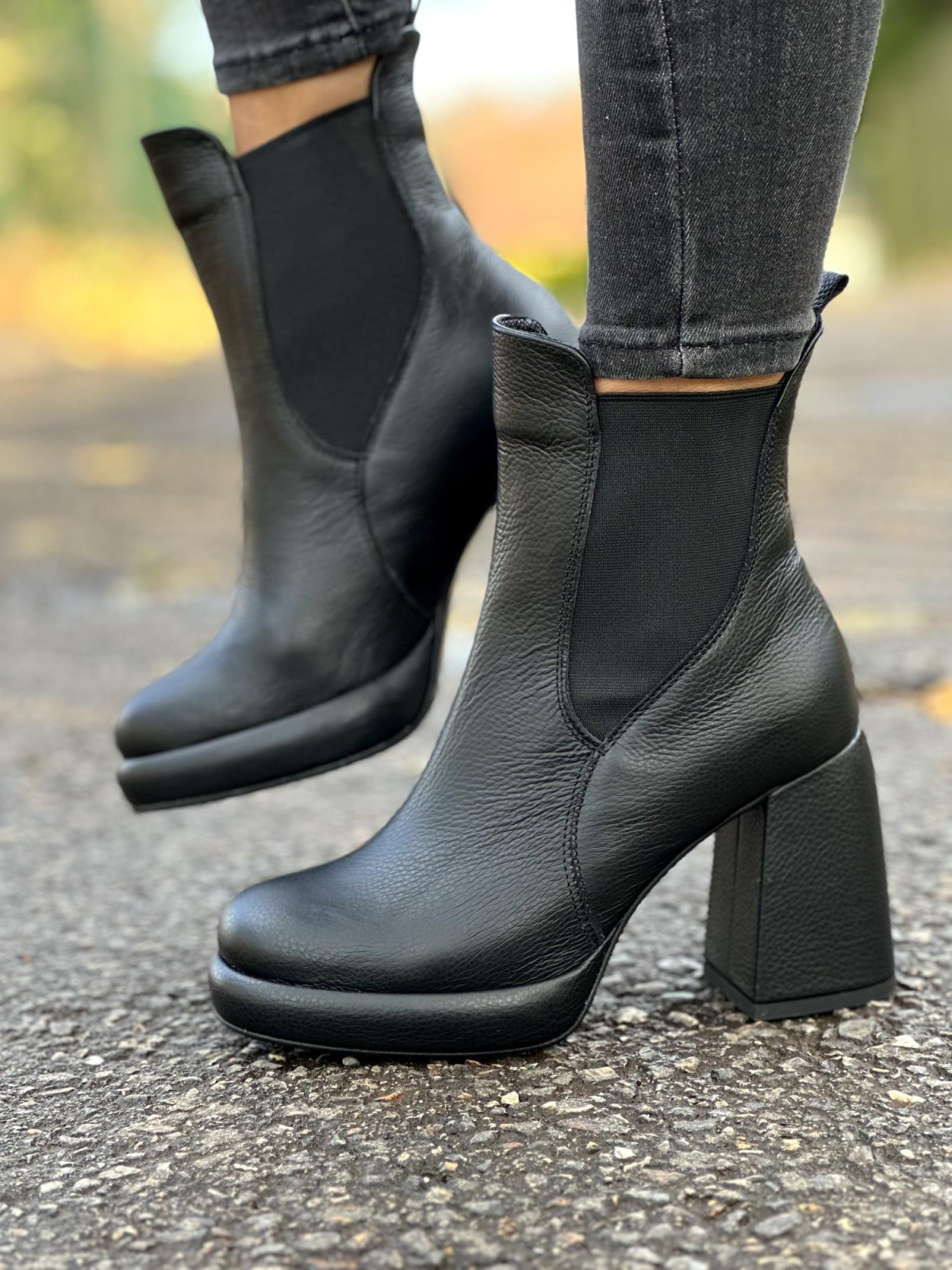 Czarne botki damskie skórzane