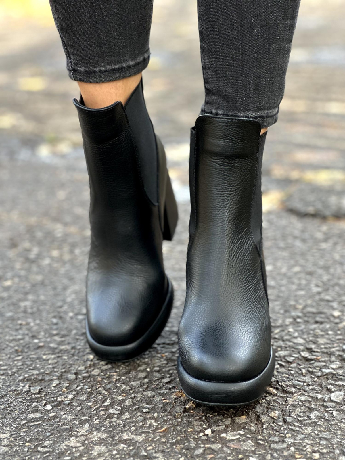 Czarne botki damskie skórzane