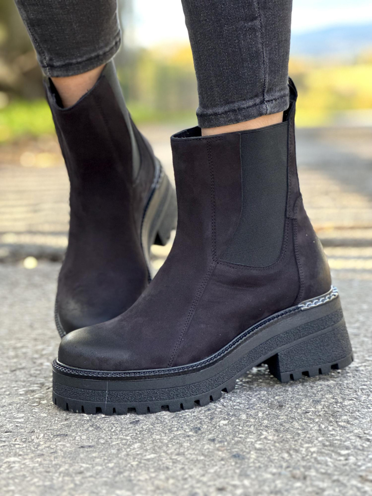 Czarne trapery damskie skórzane