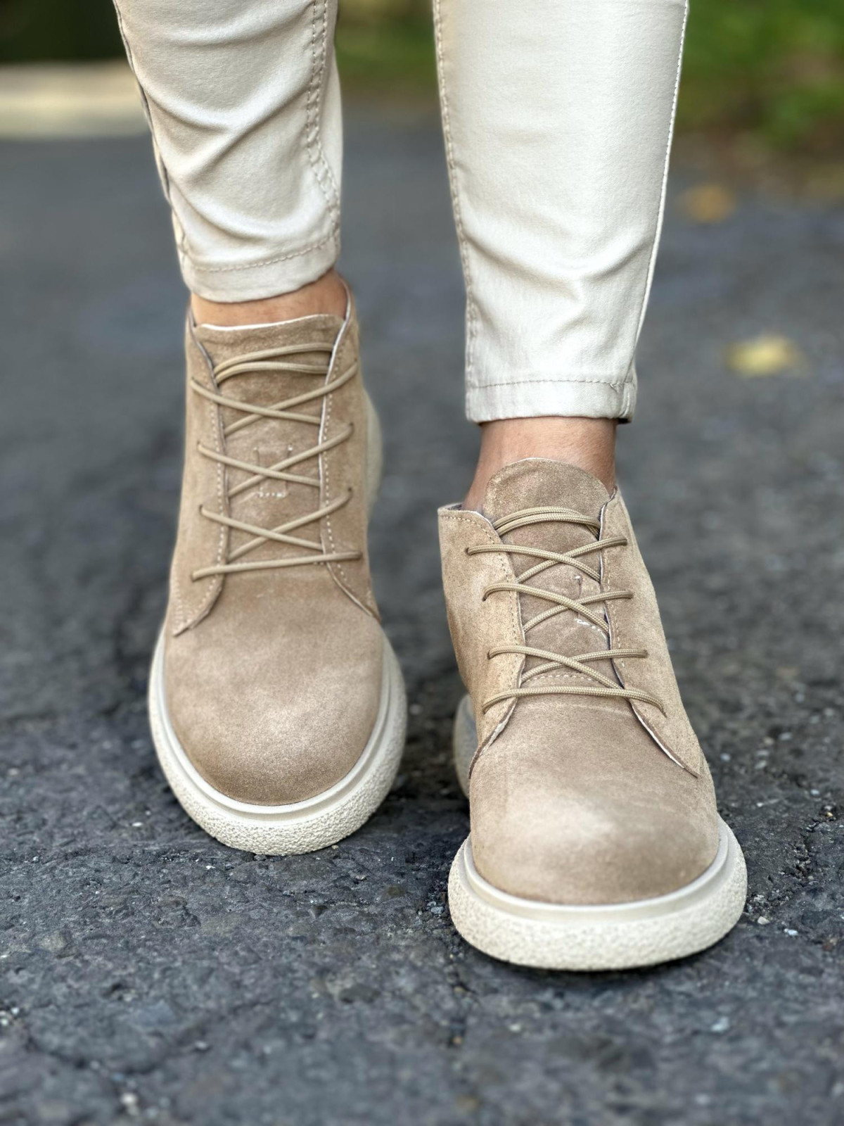 Beżowe półbuty damskie skórzane