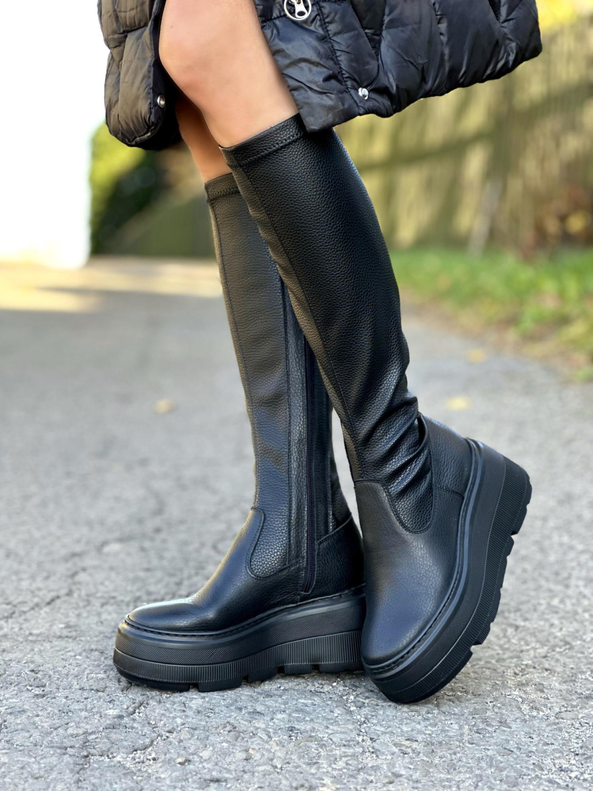 Czarne kozaki damskie skórzane