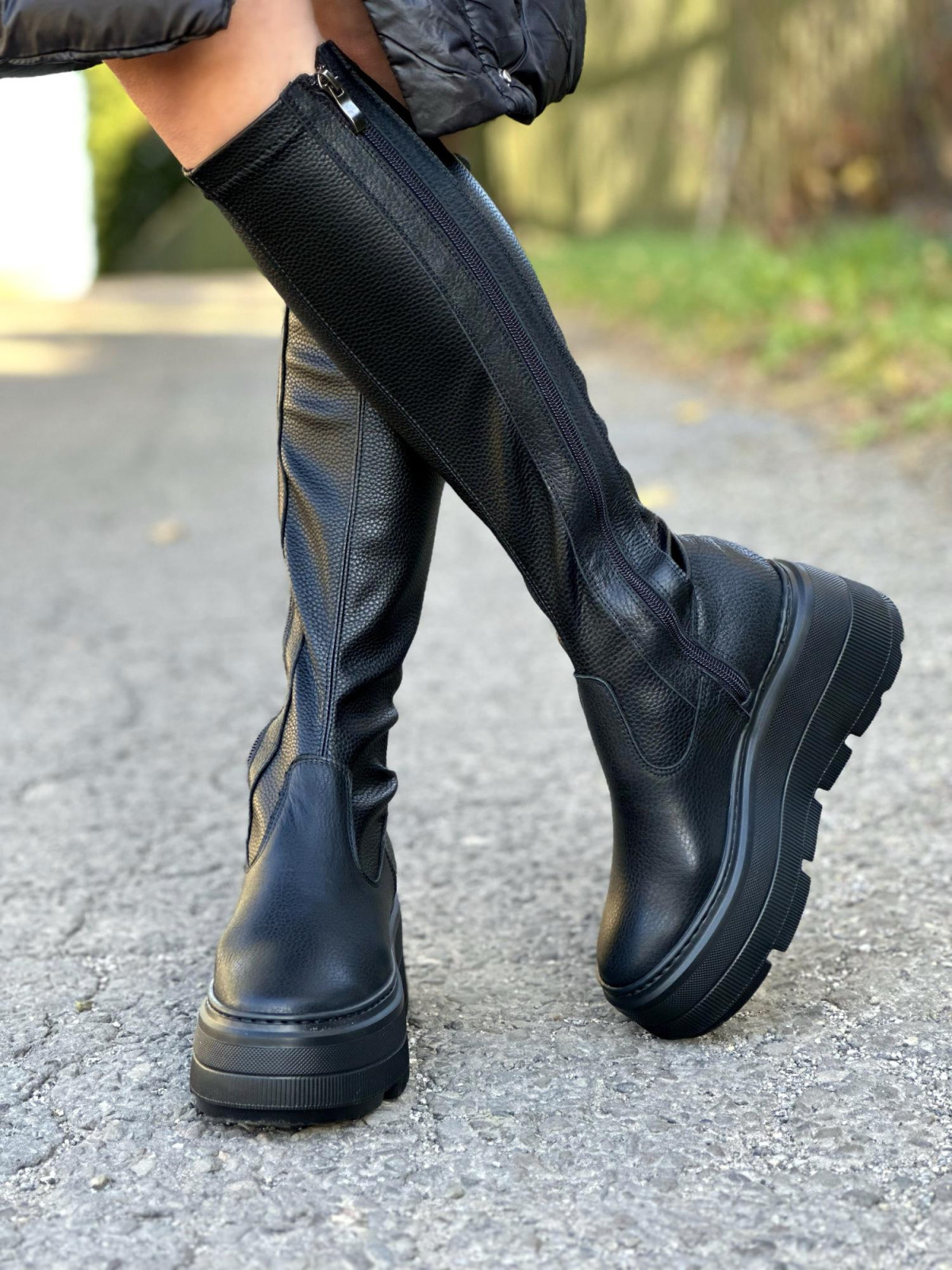 Czarne kozaki damskie skórzane