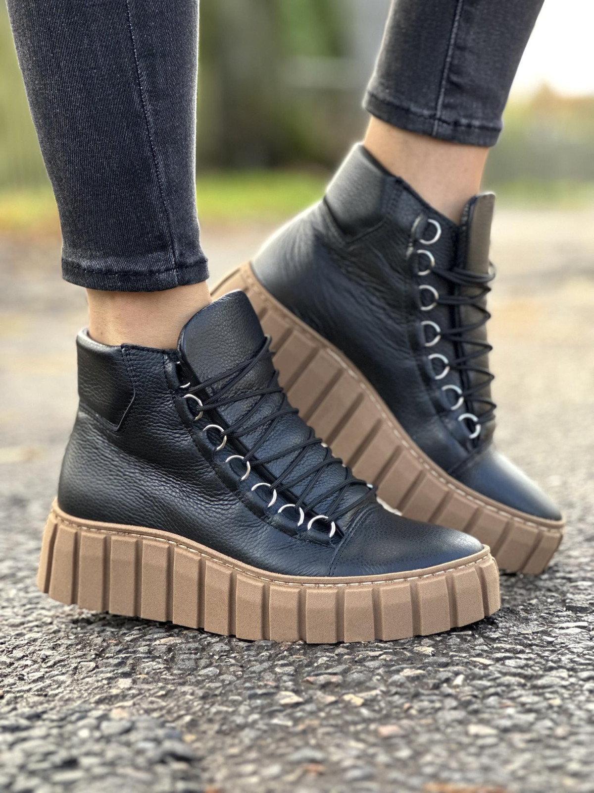 Czarne trampki damskie skórzane