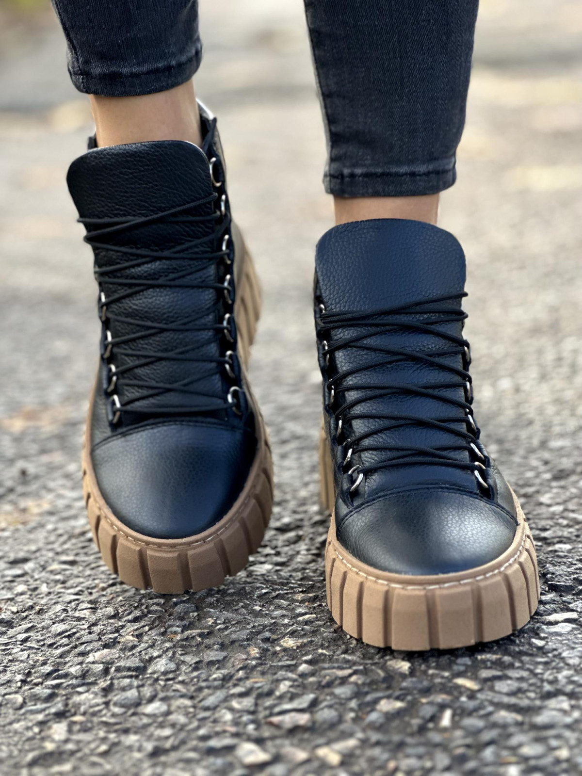 Czarne trampki damskie skórzane