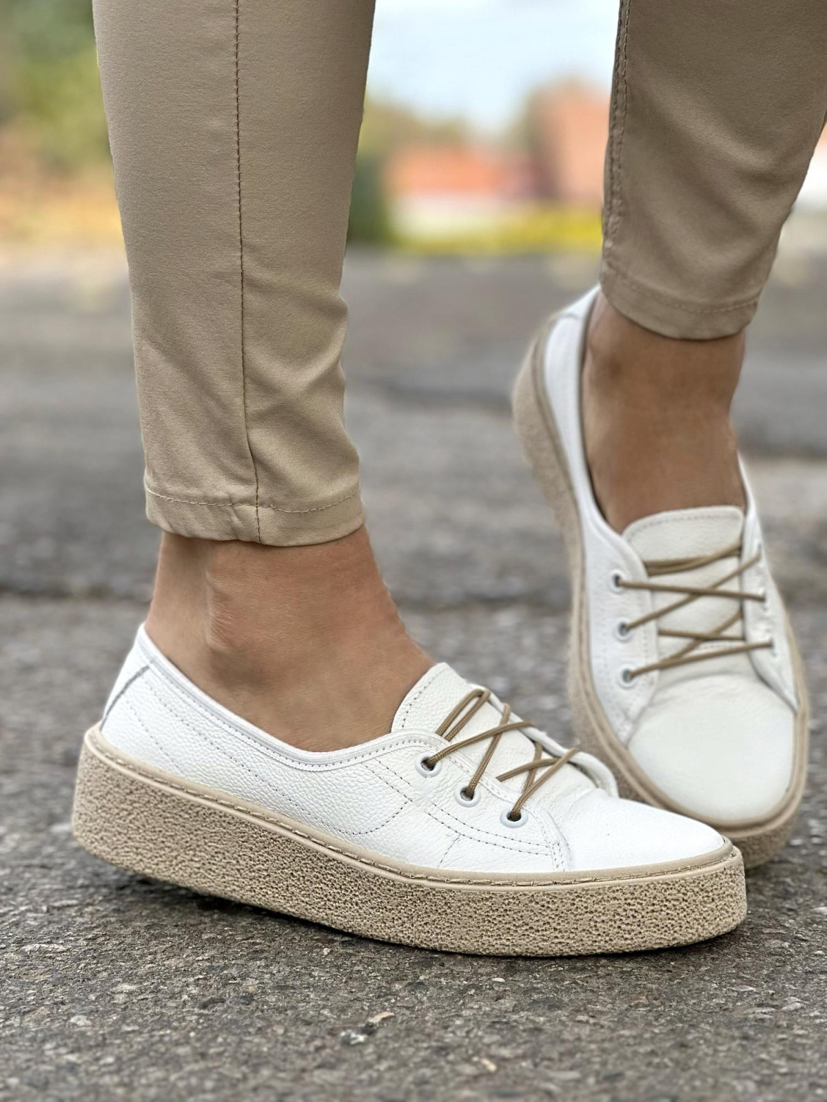 Białe trampki damskie skórzane