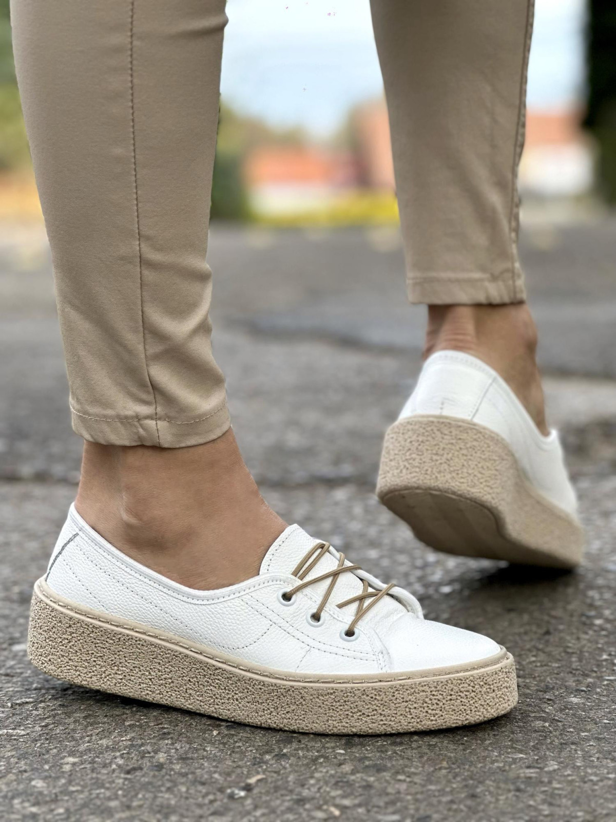 Białe trampki damskie skórzane