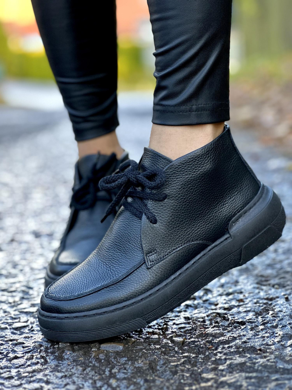 Czarne półbuty damskie skórzane