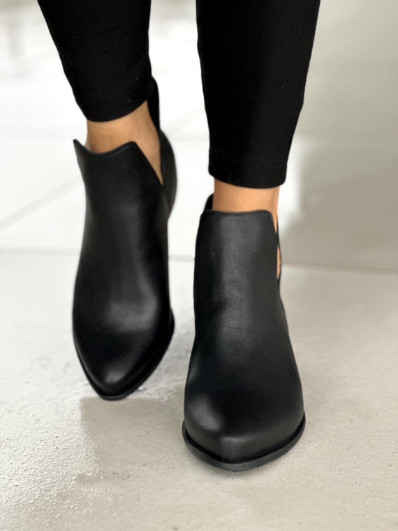 Czarne botki damskie skórzane