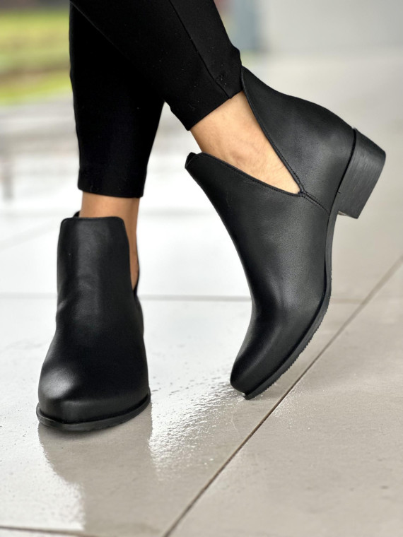 Czarne botki damskie skórzane