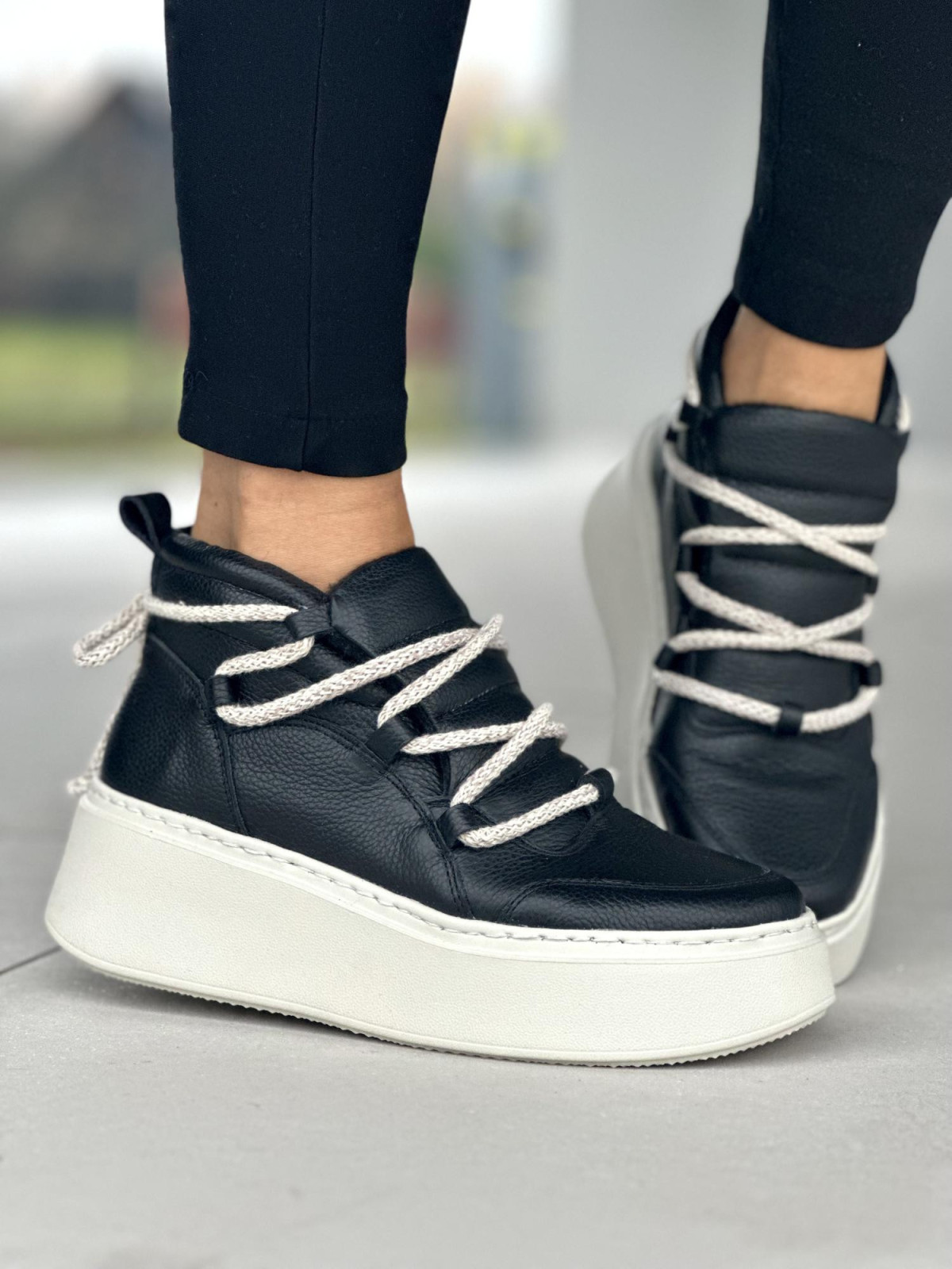 Czarne trampki damskie skórzane