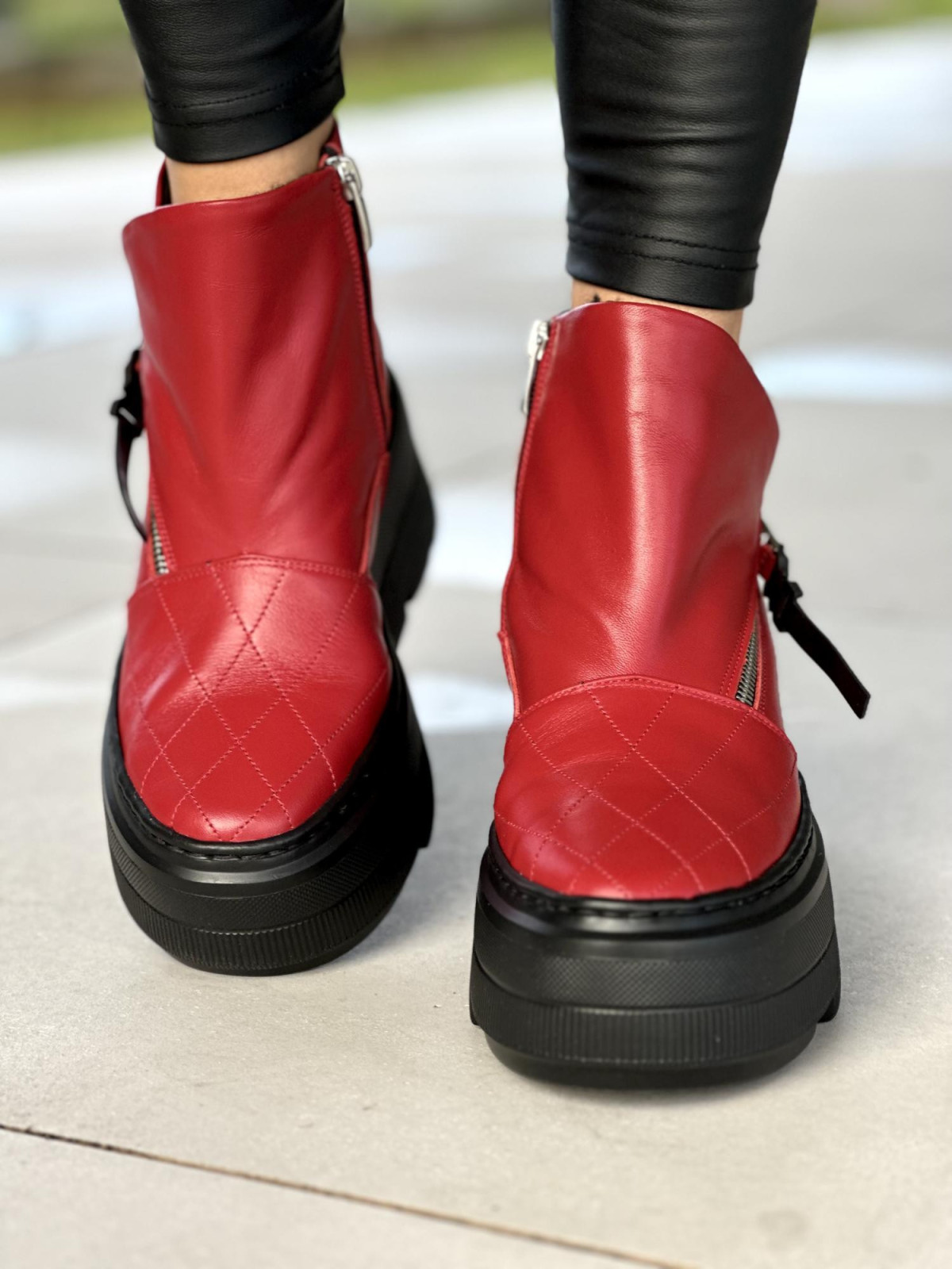 Czerwone botki damskie skórzane