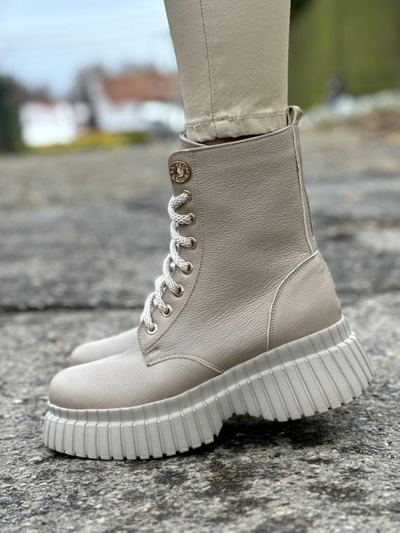 Beżowe trapery damskie skórzane