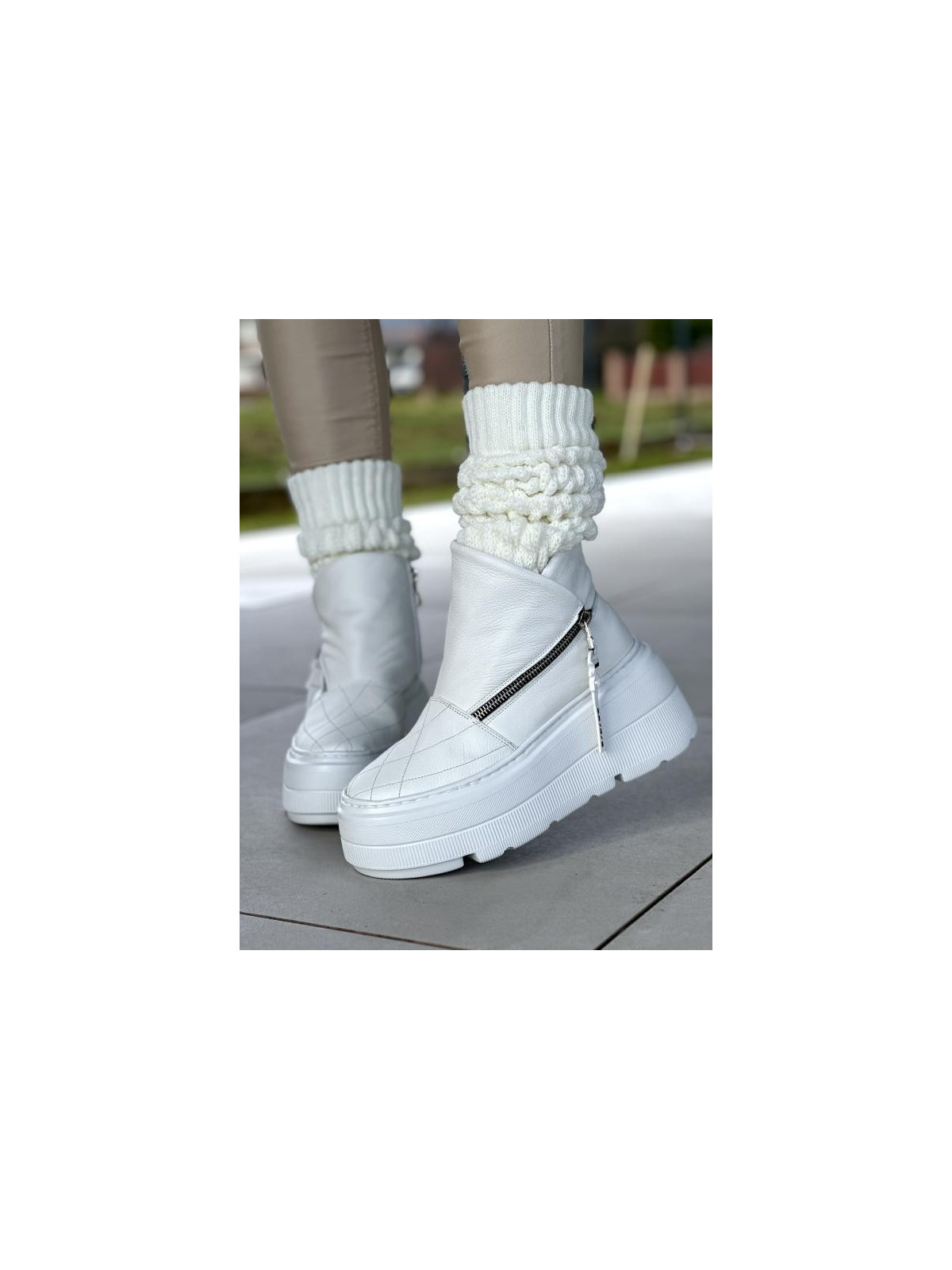 Białe botki damskie skórzane