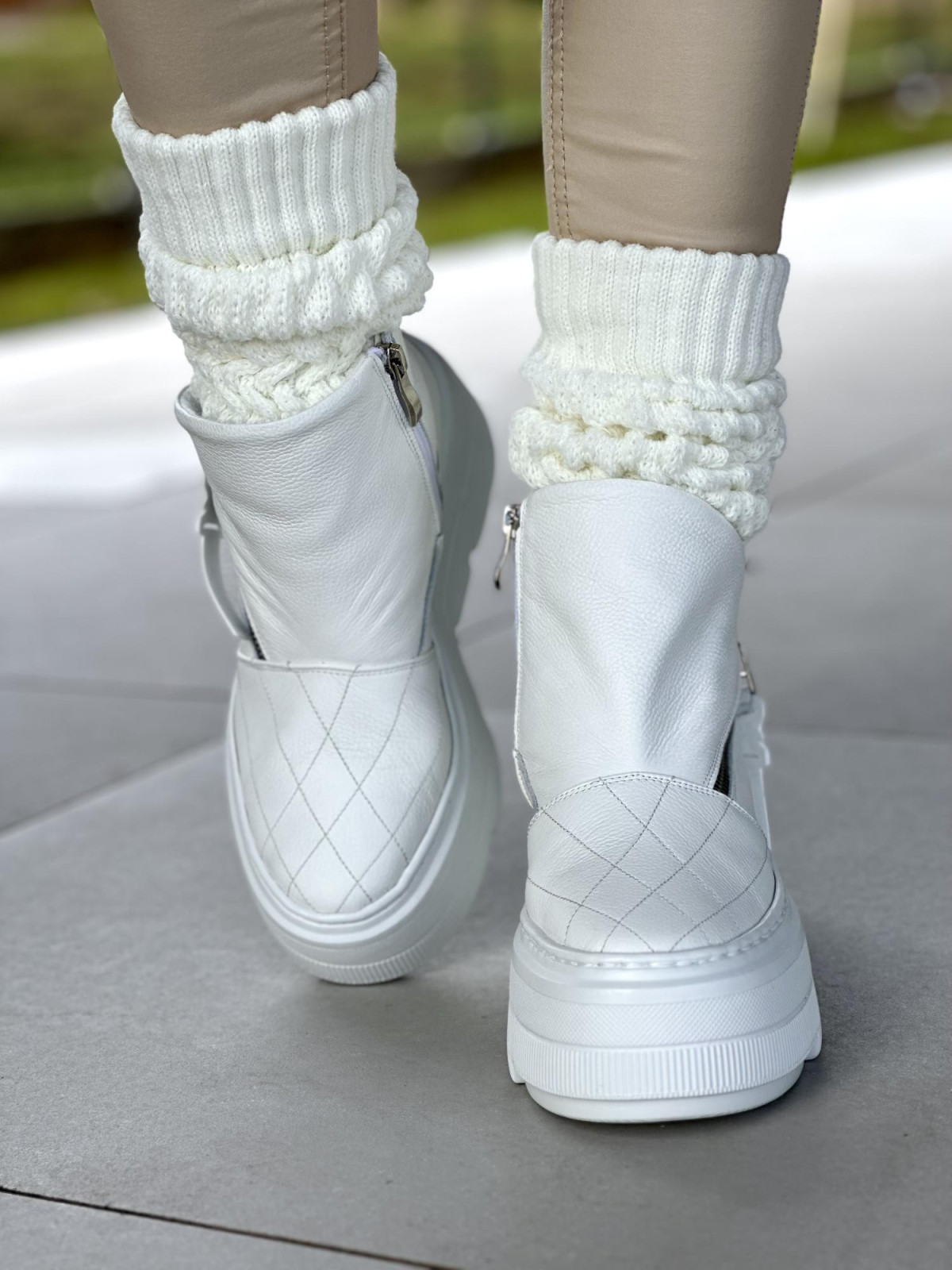 Białe botki damskie skórzane