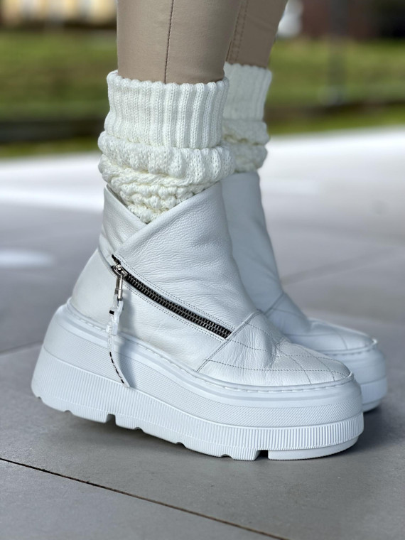 Białe botki damskie skórzane