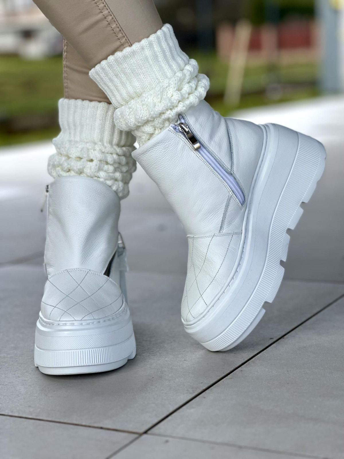 Białe botki damskie skórzane