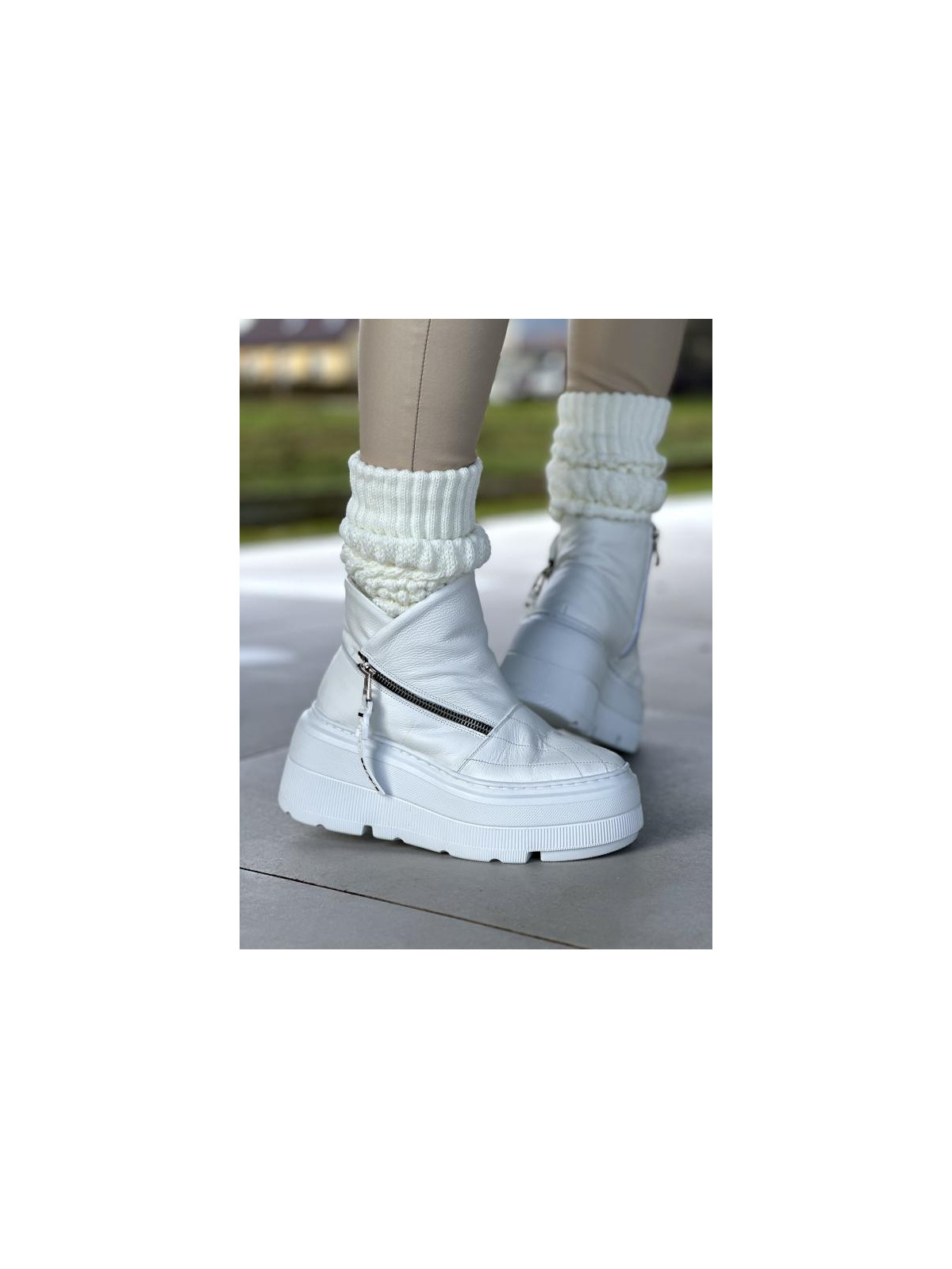 Białe botki damskie skórzane