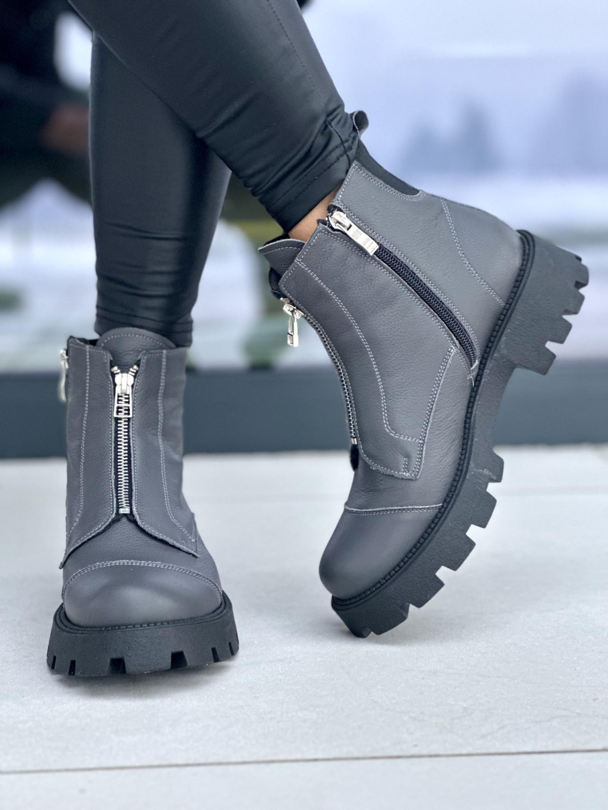 Szare trapery damskie skórzane