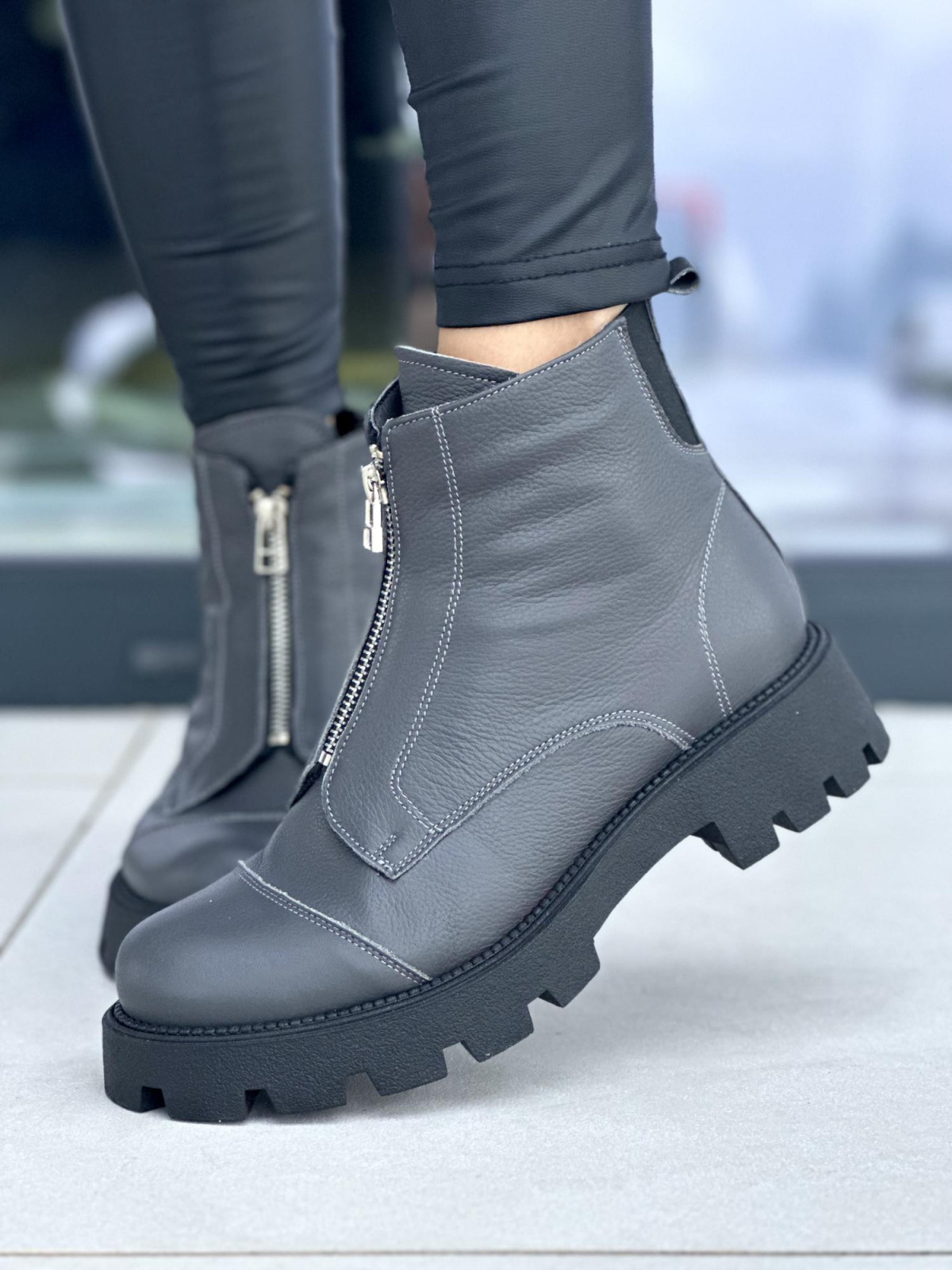 Szare trapery damskie skórzane