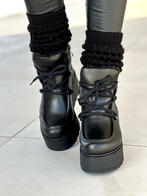 Czarne ocieplane futrem śniegowce damskie ze skóry naturalnej