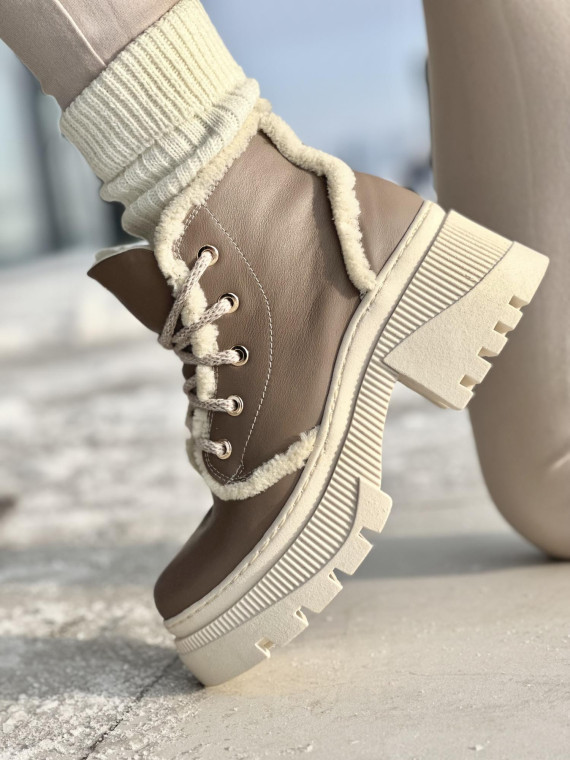 Cappucino ocieplane futrem trapery damskie ze skóry naturalnej