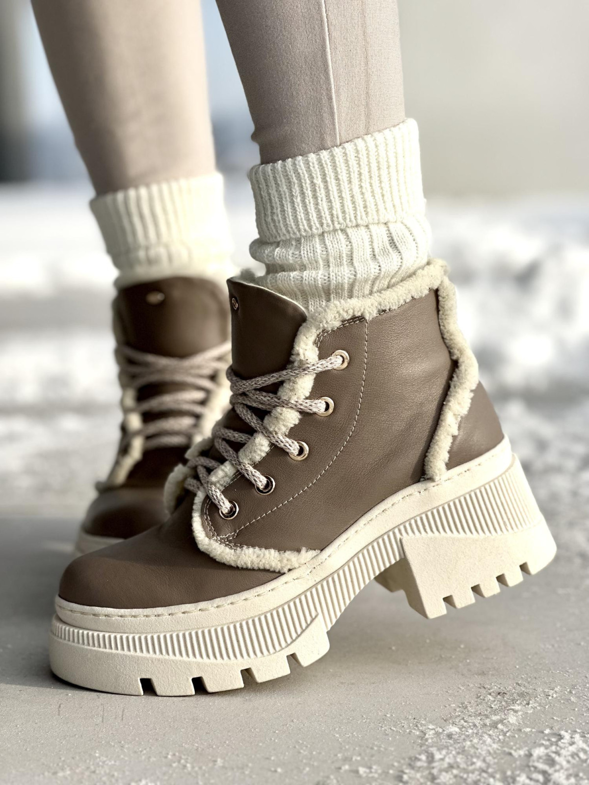 Cappucino ocieplane futrem trapery damskie ze skóry naturalnej