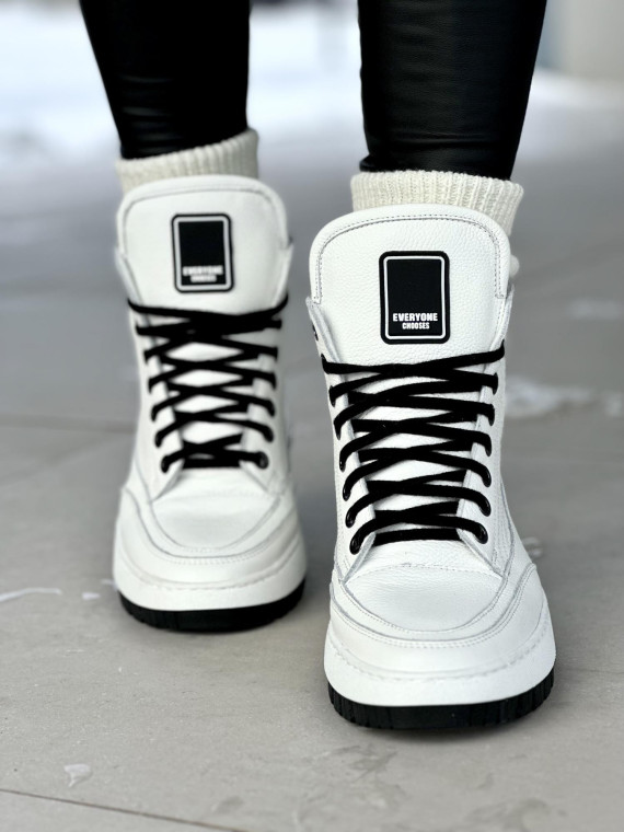 Białe lekko ocieplane sneakersy damskie ze skóry naturalnej