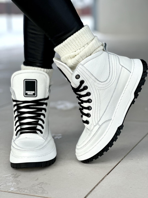 Białe lekko ocieplane sneakersy damskie ze skóry naturalnej