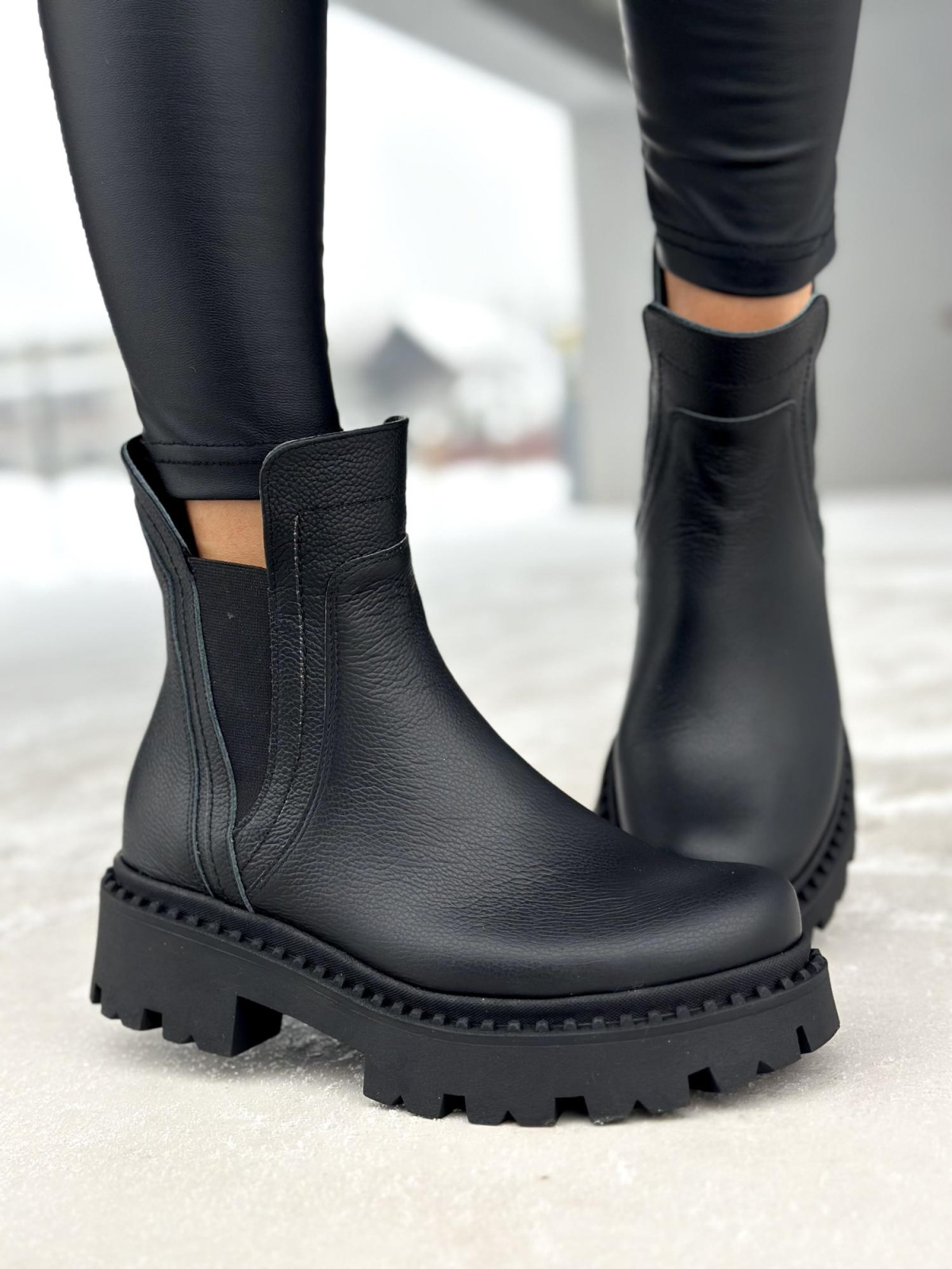 Czarne lekko ocieplane trapery botki damskie ze skóry naturalnej