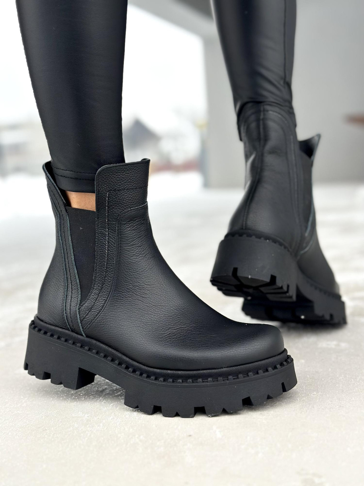Czarne lekko ocieplane trapery botki damskie ze skóry naturalnej