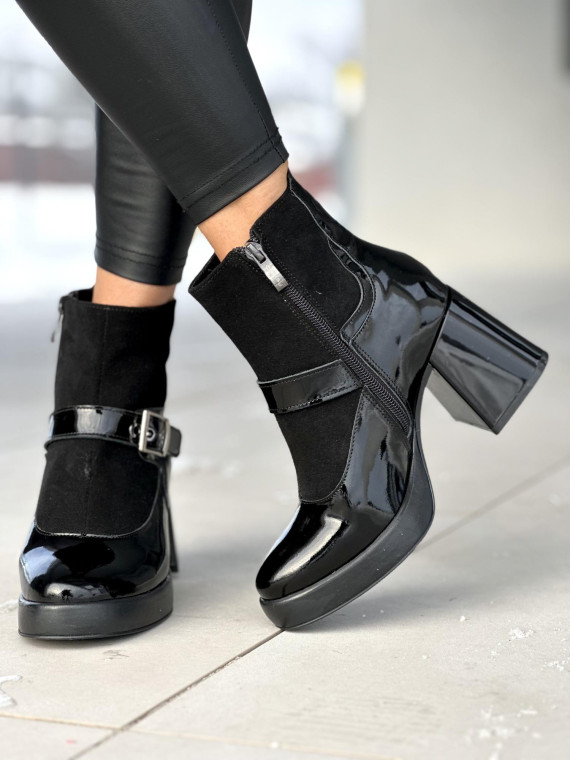 Czarne lakierowane ocieplane botki damskie ze skóry naturalnej na średnim obcasie