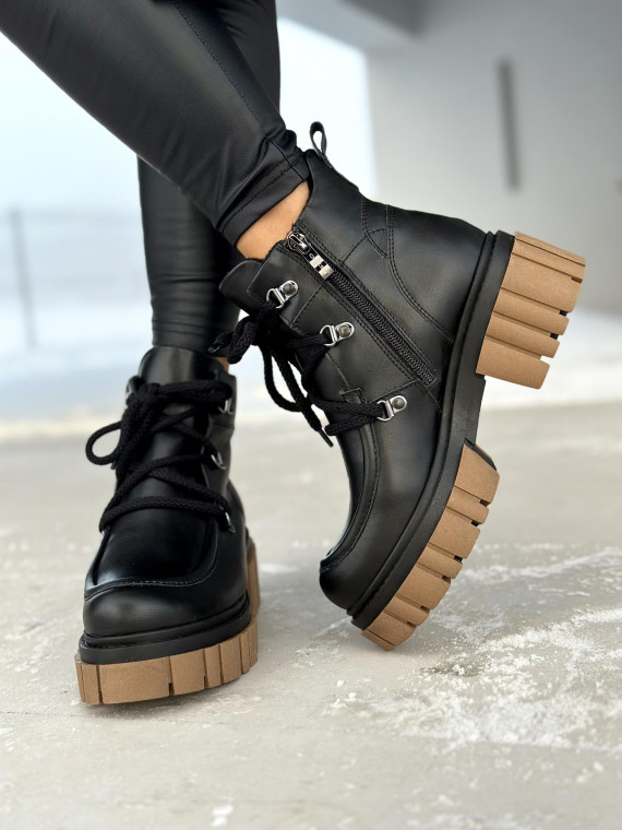 Czarne ocieplane śniegowce damskie ze skóry naturalnej