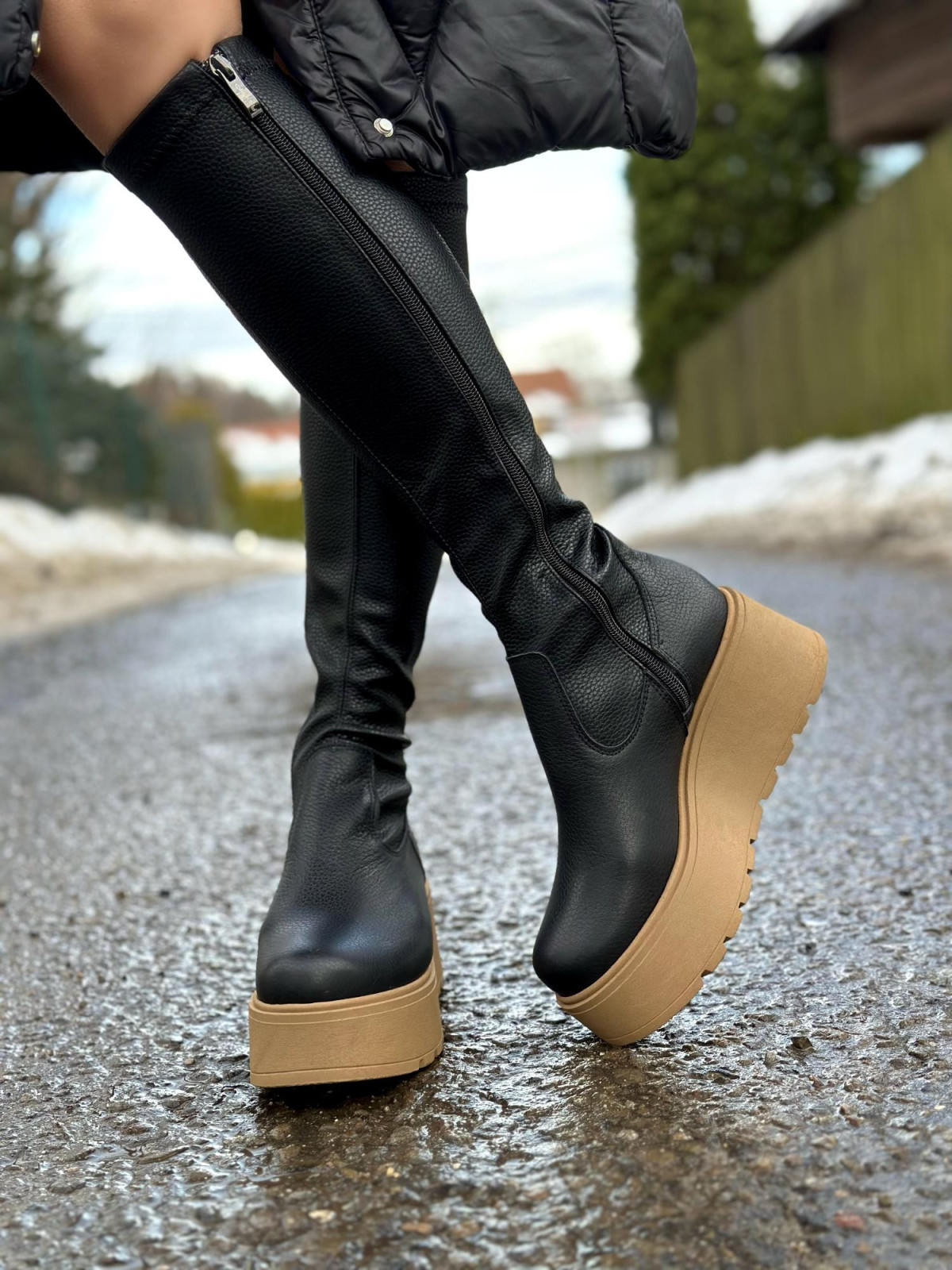 Czarne kozaki damskie połączenie lycry i skóry naturalnej