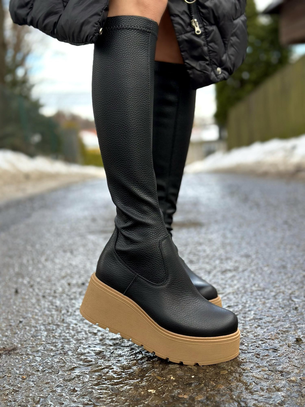 Czarne kozaki damskie połączenie lycry i skóry naturalnej