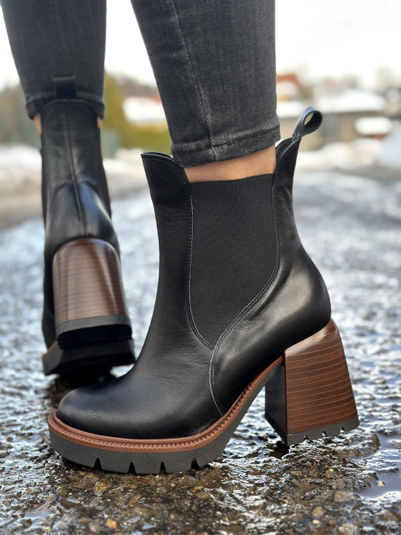 Czarne botki damskie ze skóry naturalnej na średnim obcasie
